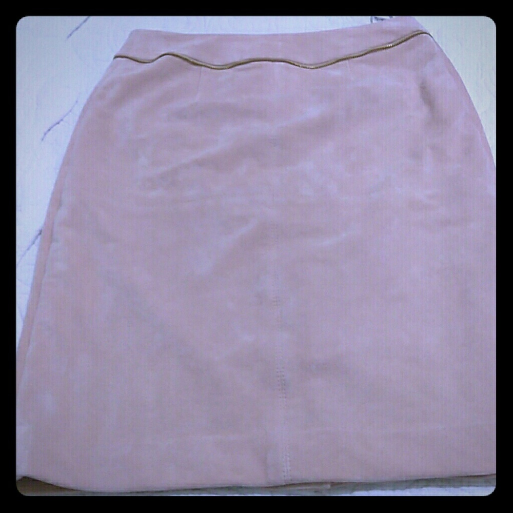 Pink pencil skirt 👌